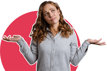 Femme les bras en l'air qui se pose des questions sur son avenir professionnel